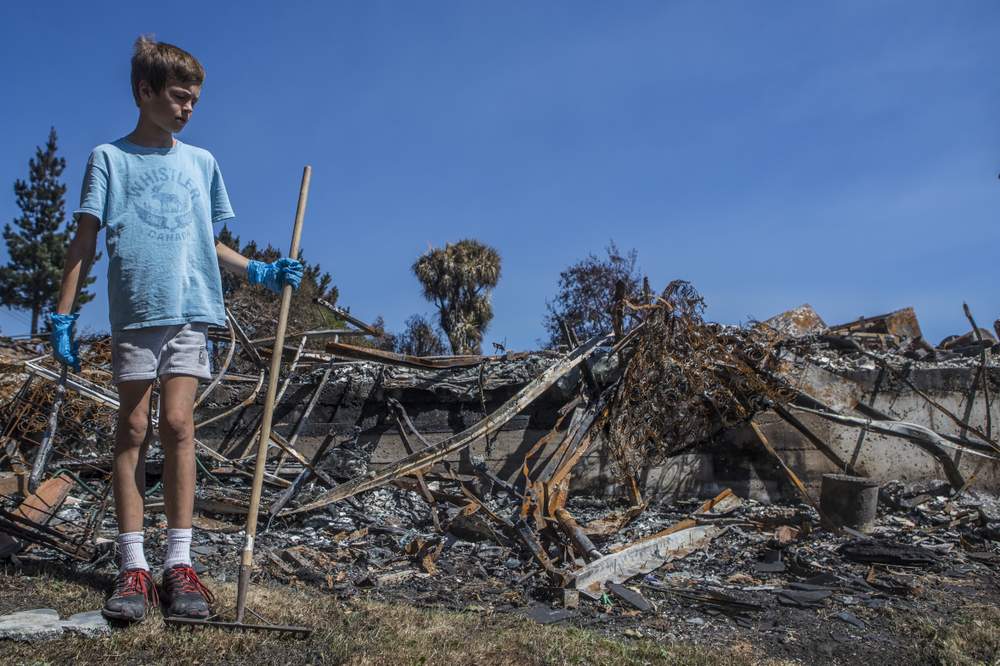 As the cordons came down the destruction became clear.
PHOTO: GEORGE HEARD/FAIRFAX NZ As the cordons came down the destruction became clear.
PHOTO: GEORGE HEARD/FAIRFAX NZ