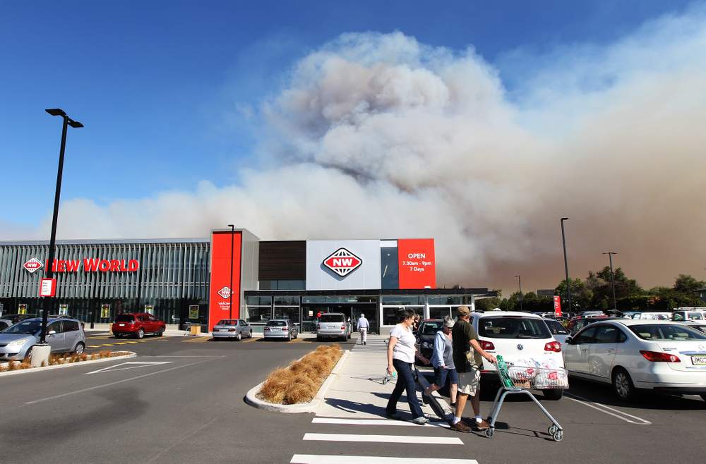The fires remained dangerously close to residential areas.
PHOTO: JOSEPH JOHNSON/FAIRFAX NZ The fires remained dangerously close to residential areas.
PHOTO: JOSEPH JOHNSON/FAIRFAX NZ