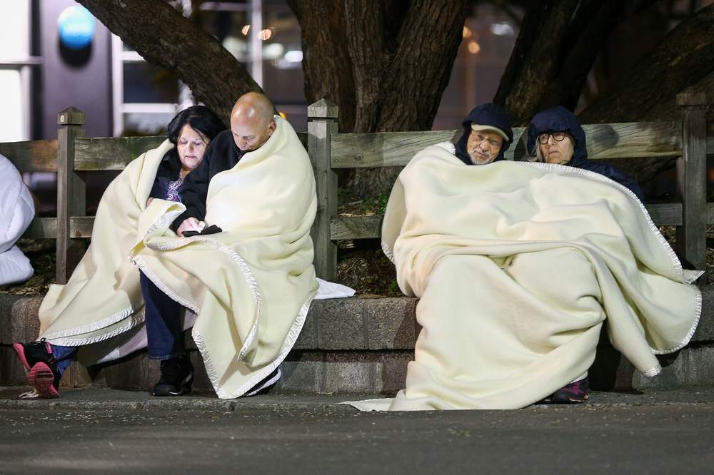 Amora Hotel guests rushed outside after the quake. (HAGEN HOKINS\/GETTY IMAGES) Amora Hotel guests rushed outside after the quake. (HAGEN HOKINS\/GETTY IMAGES)